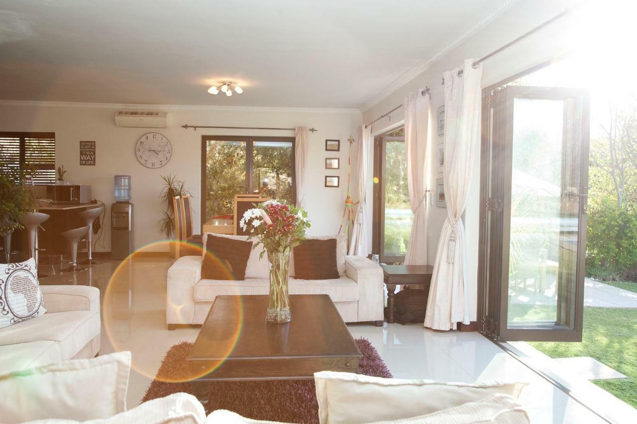 Rivendell Hotel Hartbeespoort Exterior photo