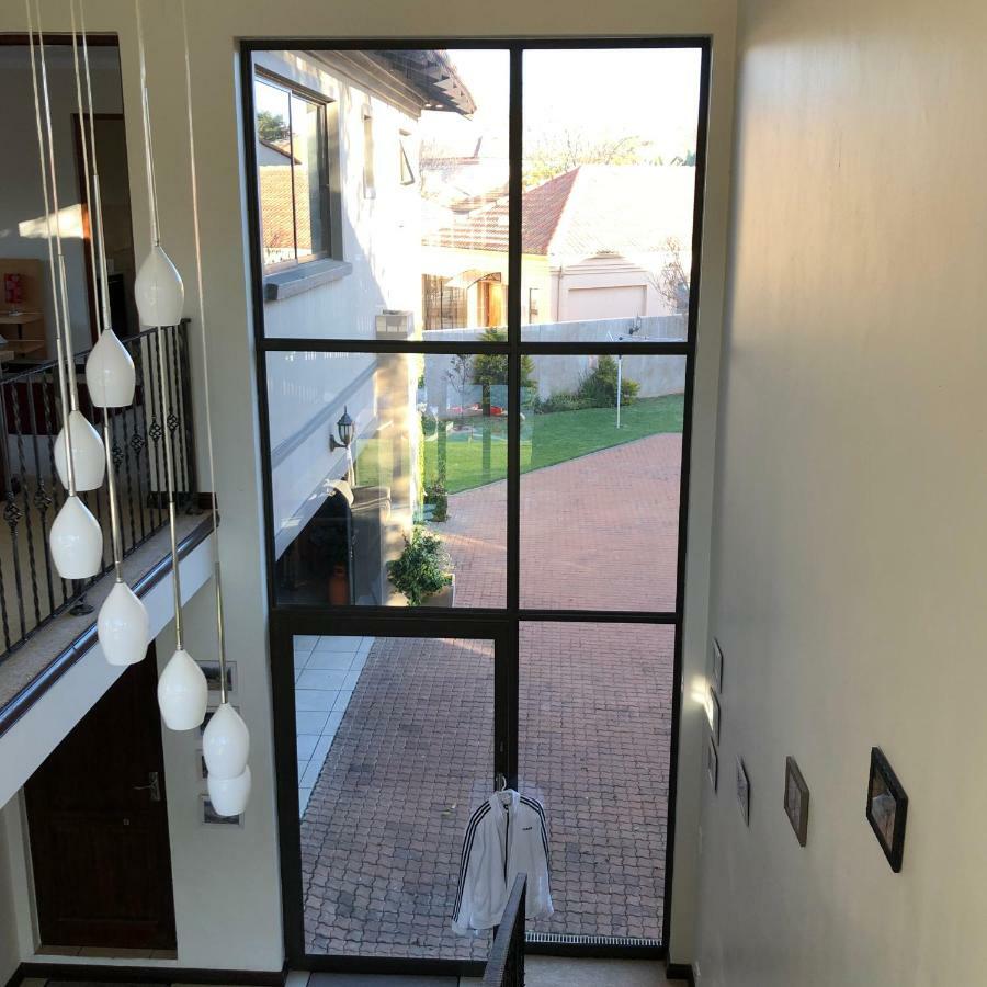 Rivendell Hotel Hartbeespoort Exterior photo